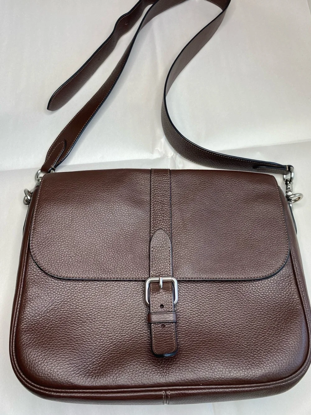Coach Warner Messenger bag Pebbled Leather Chocolate brown